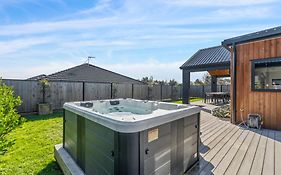 Regent Sanctuary - Martinborough Holiday Home